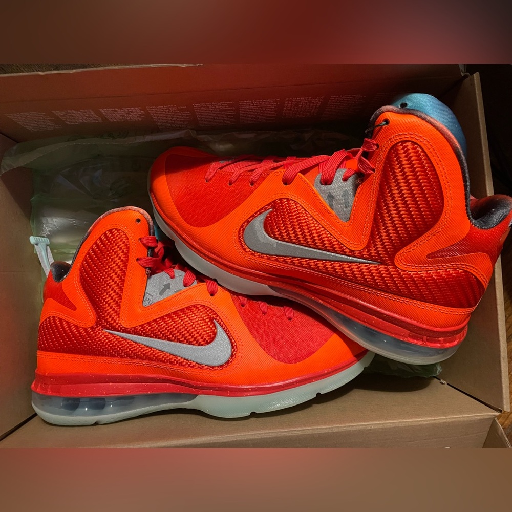 LeBron 9 Big Bang 2022 Size 8M DS BRAND NEW DEADSTOCK